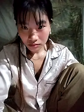 Snapshot of sukanaka99 chatting on 11/12/25, 10:09 sukanaka99 online show from 11/12/25, 10:09