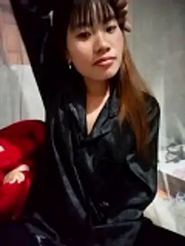 Snapshot of sukanaka99 chatting on 11/15/25, 12:56 sukanaka99 online show from 11/15/25, 12:56