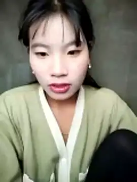 Snapshot of sukanaka99 chatting on 11/22/25, 01:04 sukanaka99 online show from 11/22/25, 01:04