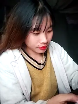 Snapshot of sukanaka99 chatting on 11/30/25, 12:47 sukanaka99 online show from 11/30/25, 12:47