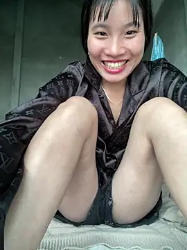 Snapshot of sukanaka99 chatting on 12/20/25, 01:45 sukanaka99 online show from 12/20/25, 01:45
