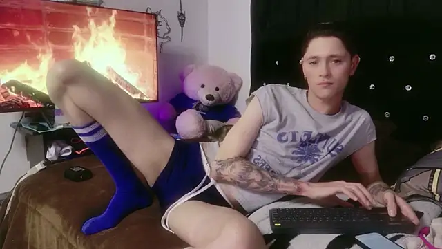 Tyler cat online show from 11/13/25, 10:19