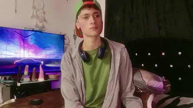 Tyler cat online show from 11/23/25, 04:18