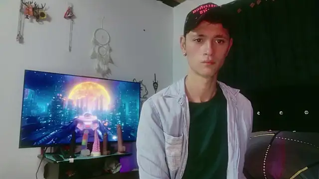 Tyler cat online show from 12/01/25, 01:21