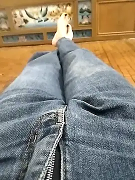 Snapshot of Lili_2love chatting on 10/13/25, 12:54 Lili 2love online show from 10/13/25, 12:54