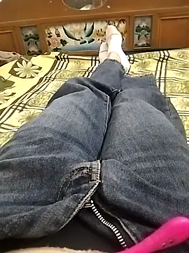 Snapshot of Lili_2love chatting on 10/24/25, 12:41 Lili 2love online show from 10/24/25, 12:41