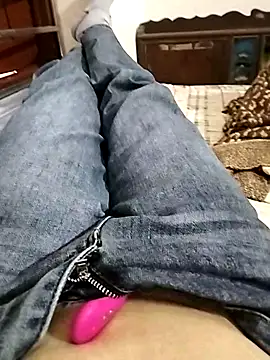 Snapshot of Lili_2love chatting on 10/30/25, 12:45 Lili 2love online show from 10/30/25, 12:45