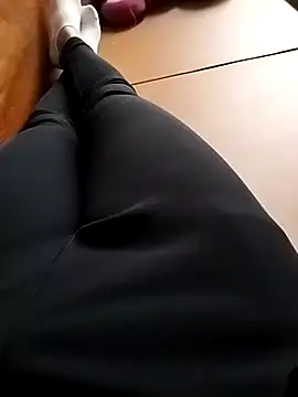 Snapshot of Lili_2love chatting on 11/07/25, 12:21 Lili 2love online show from 11/07/25, 12:21