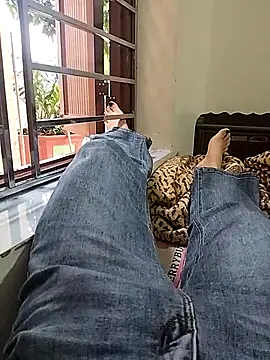 Snapshot of Lili_2love chatting on 11/09/25, 01:37 Lili 2love online show from 11/09/25, 01:37