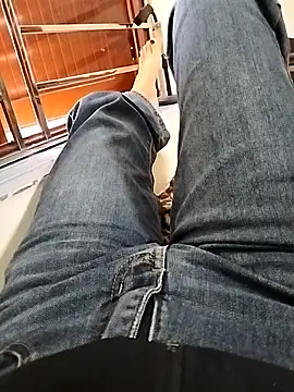 Snapshot of Lili_2love chatting on 11/13/25, 01:48 Lili 2love online show from 11/13/25, 01:48