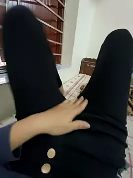 Snapshot of Lili_2love chatting on 11/16/25, 12:49 Lili 2love online show from 11/16/25, 12:49