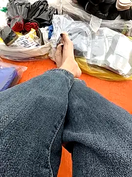 Snapshot of Lili_2love chatting on 11/17/25, 01:00 Lili 2love online show from 11/17/25, 01:00