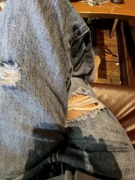 Snapshot of Lili_2love chatting on 11/21/25, 01:15 Lili 2love online show from 11/21/25, 01:15