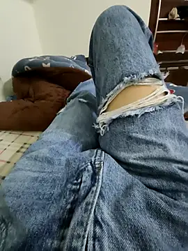 Snapshot of Lili_2love chatting on 12/02/25, 01:11 Lili 2love online show from 12/02/25, 01:11