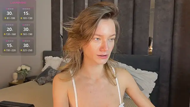 EvaToniz online show from 12/04/25, 01:15