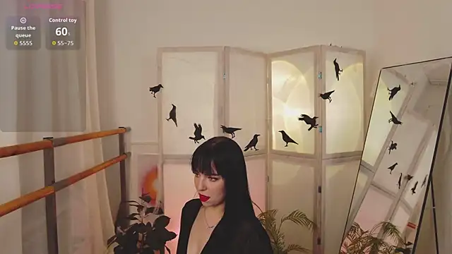 Avelyne  online show from 10/27/25, 08:57