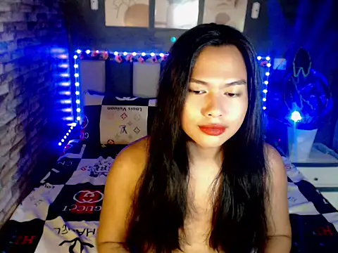 Snapshot of fallinLunaxX chatting on 05/16/26, 09:28 fallinLunaxX online show from 05/16/26, 09:28