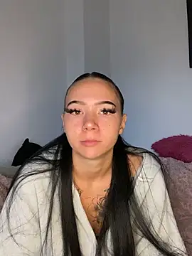 Snapshot of YoungZoexx chatting on 10/06/25, 07:17 YoungZoexx online show from 10/06/25, 07:17