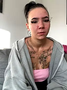 Snapshot of YoungZoexx chatting on 10/09/25, 07:28 YoungZoexx online show from 10/09/25, 07:28