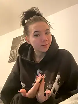 YoungZoexx online show from 11/22/25, 06:23