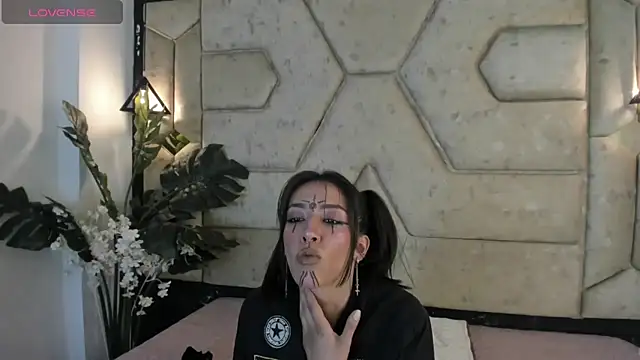 Snapshot of Julieta_Slav3 chatting on 04/21/26, 08:55 Julieta Slav3 online show from 04/21/26, 08:55
