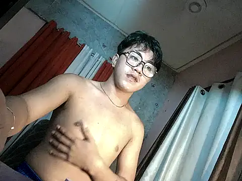 Snapshot of ur_fucking_rolly chatting on 11/06/25, 02:18 ur fucking rolly online show from 11/06/25, 02:18