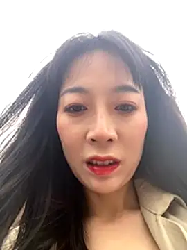 Snapshot of yourkeer chatting on 10/18/25, 08:59 yourkeer online show from 10/18/25, 08:59