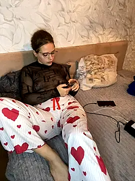 Snapshot of Lipsihot chatting on 10/18/25, 05:35 Lipsihot online show from 10/18/25, 05:35