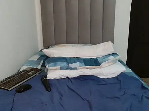 Sex bomb30 online show from 10/24/25, 01:40