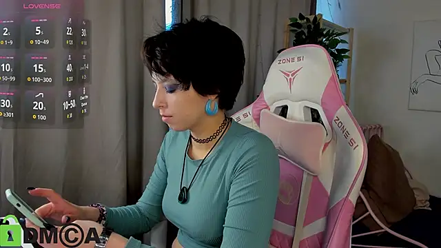 Sara Frayer online show from 10/24/25, 04:09