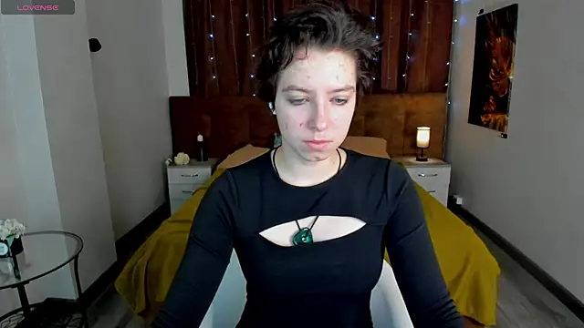 Snapshot of Sara_Frayer chatting on 01/14/26, 12:49 Sara Frayer online show from 01/14/26, 12:49