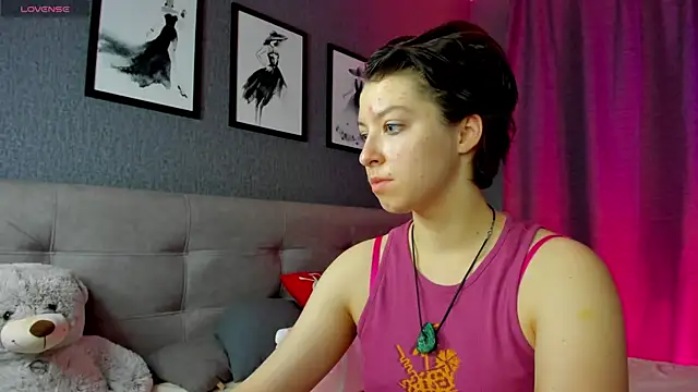 Snapshot of Sara_Frayer chatting on 01/19/26, 01:09 Sara Frayer online show from 01/19/26, 01:09