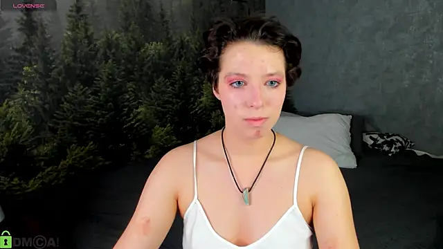 Snapshot of Sara_Frayer chatting on 02/12/26, 01:33 Sara Frayer online show from 02/12/26, 01:33