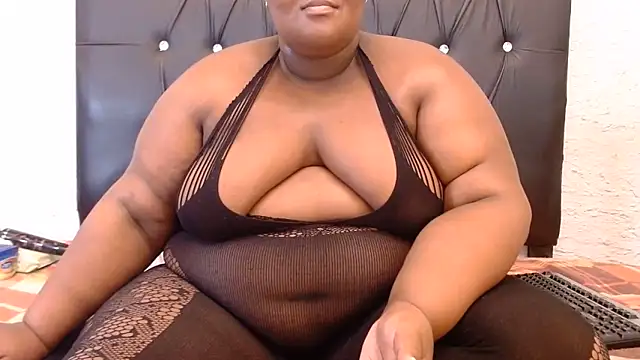 LadyBear2002 online show from 06/06/26, 04:33