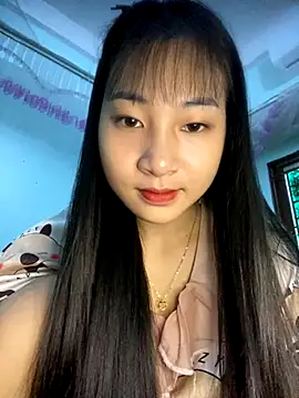 banlinh004 online show from 11/11/25, 02:44