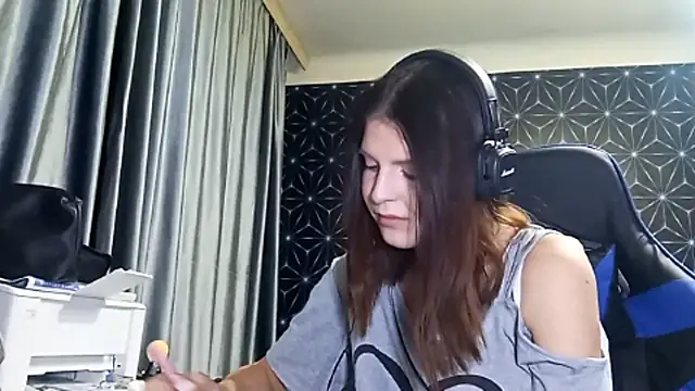 LissaKradfer online show from 10/07/25, 01:19