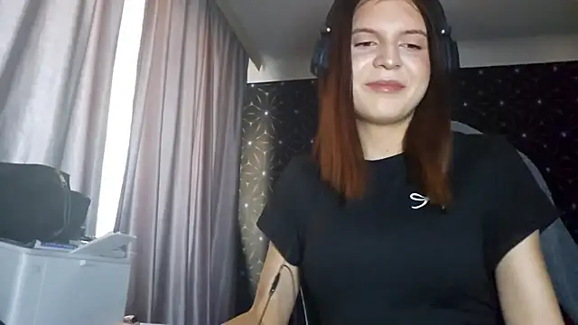 LissaKradfer online show from 10/18/25, 07:20
