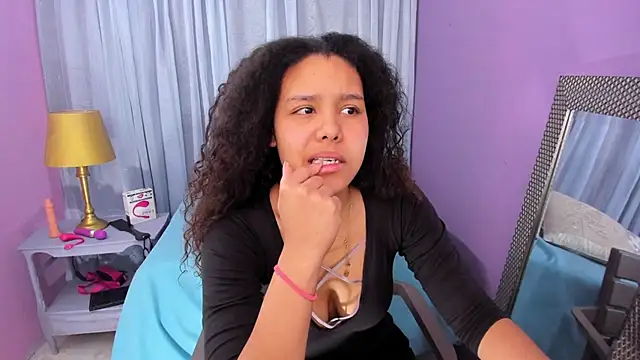 AriaVega online show from 10/20/25, 12:27