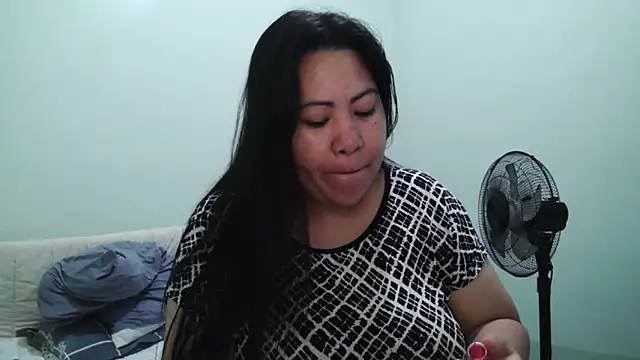 TeaseNPlease 13 online show from 12/18/25, 03:40