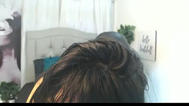 annyrusso online show from 12/03/25, 02:04