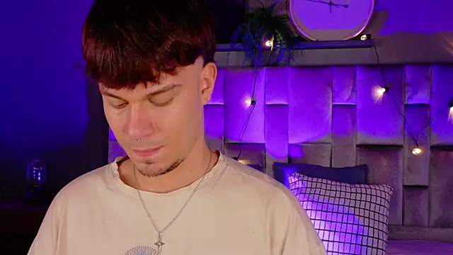 LiamThunder05  online show from 10/30/25, 03:30