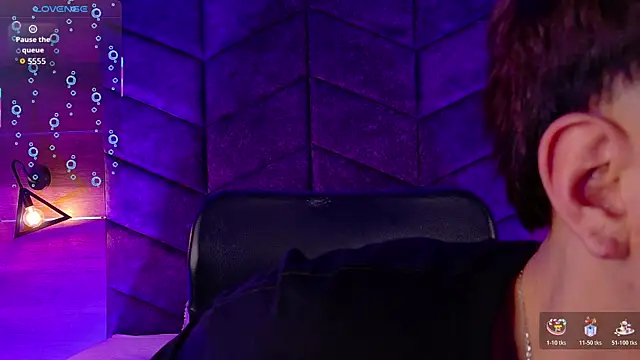 LiamThunder05  online show from 10/31/25, 03:07