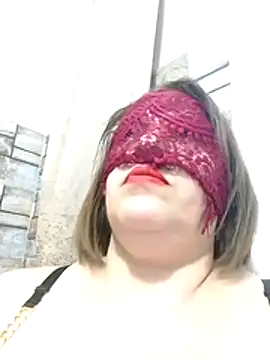 Snapshot of -Sonbola chatting on 11/11/25, 10:43 -Sonbola online show from 11/11/25, 10:43