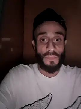 Snapshot of cesar8906 chatting on 10/07/25, 12:19 cesar8906 online show from 10/07/25, 12:19