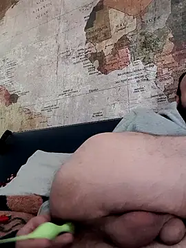 Snapshot of cesar8906 chatting on 11/29/25, 03:59 cesar8906 online show from 11/29/25, 03:59