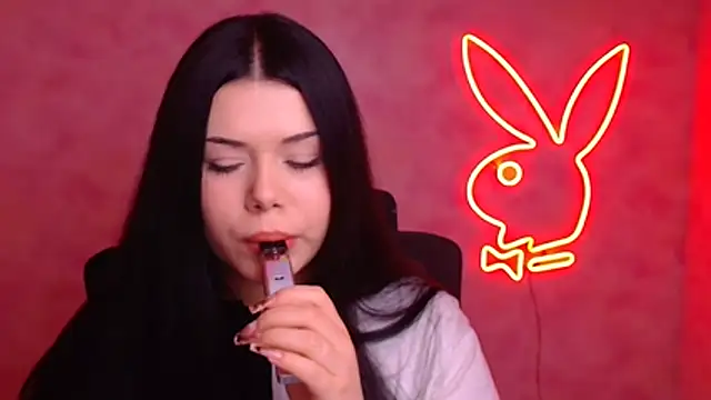 Mona Esty online show from 12/03/25, 06:39