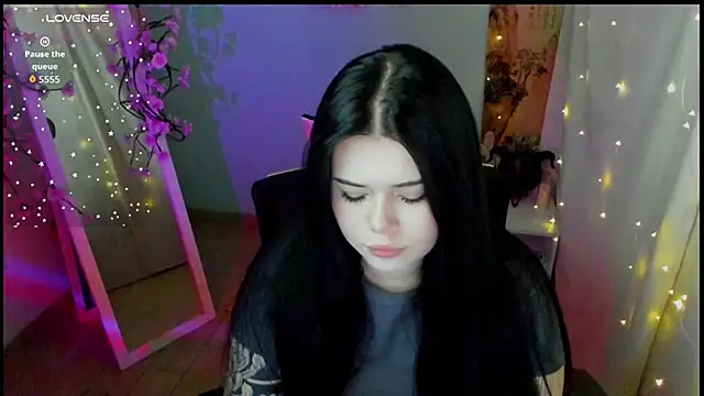 Mona Esty online show from 05/07/26, 06:19