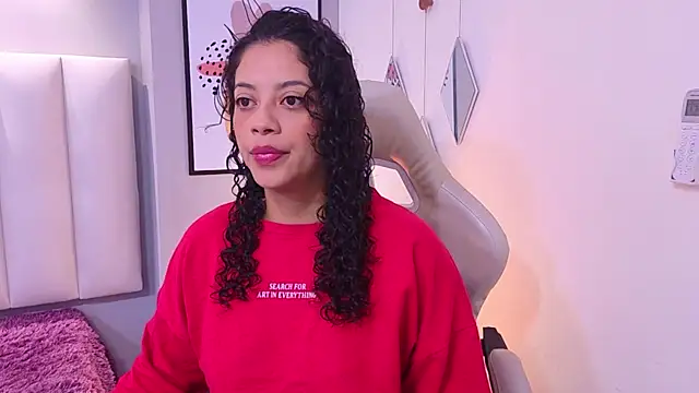 CamilaLevy online show from 06/06/26, 12:10