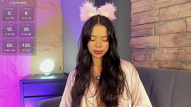 naomi hill1 online show from 11/10/25, 10:09