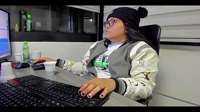 Xander Taylor  online show from 10/29/25, 05:20